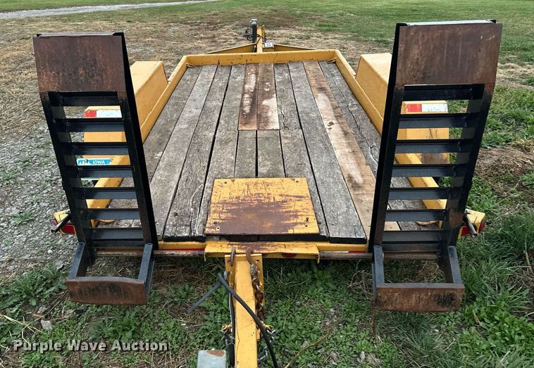 image for item EG6877 2000 Redi-Haul FSL12 equipment trailer