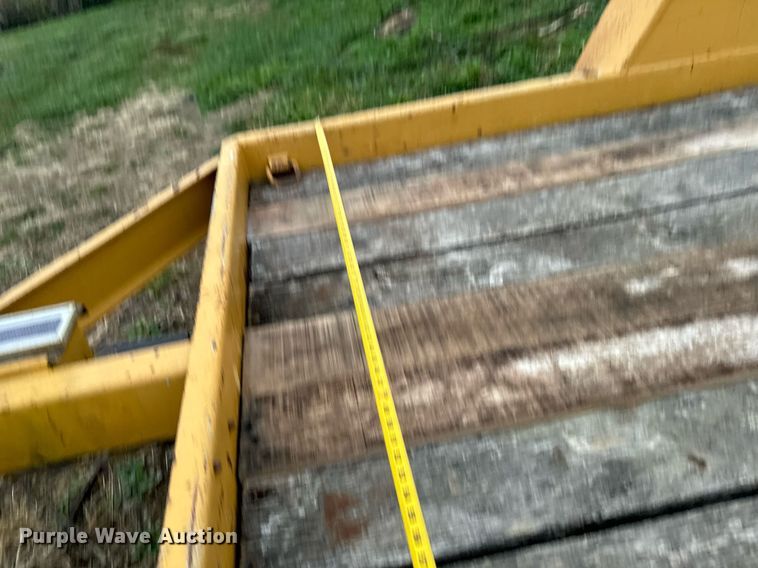 image for item EG6877 2000 Redi-Haul FSL12 equipment trailer