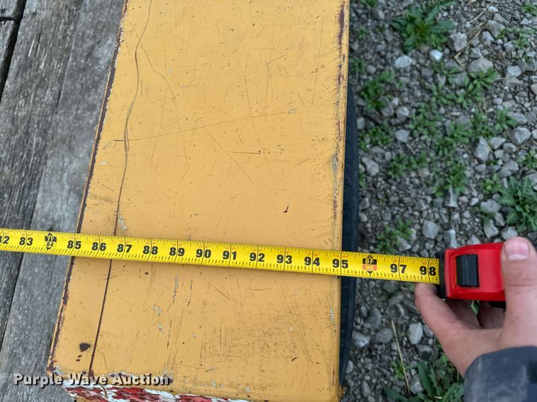 image for item EG6877 2000 Redi-Haul FSL12 equipment trailer