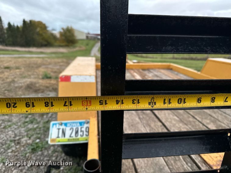 image for item EG6877 2000 Redi-Haul FSL12 equipment trailer