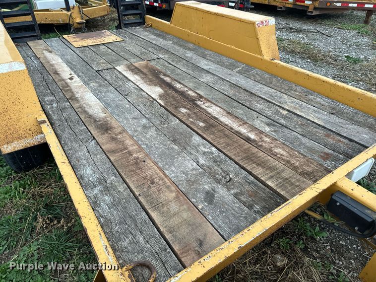 image for item EG6877 2000 Redi-Haul FSL12 equipment trailer