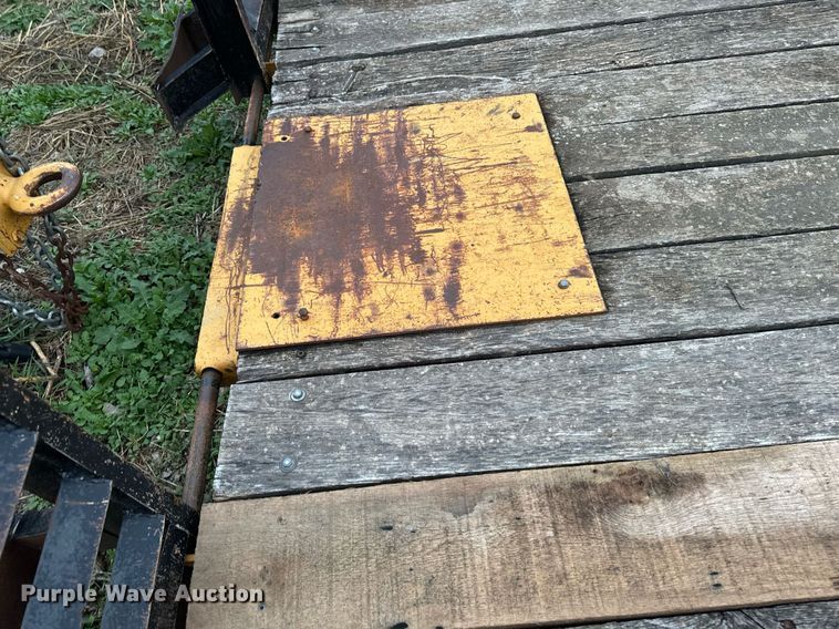 image for item EG6877 2000 Redi-Haul FSL12 equipment trailer