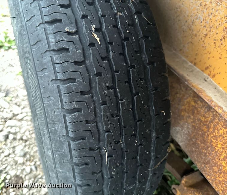 image for item EG6877 2000 Redi-Haul FSL12 equipment trailer