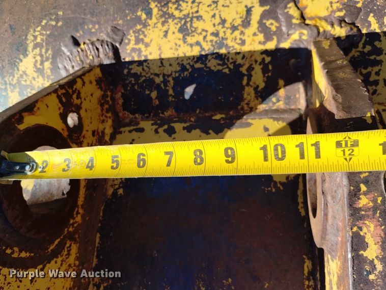 image for item EG9953 Caterpillar bucket