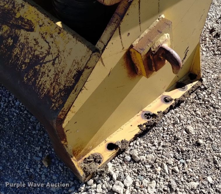 image for item EG9954 Caterpillar push block