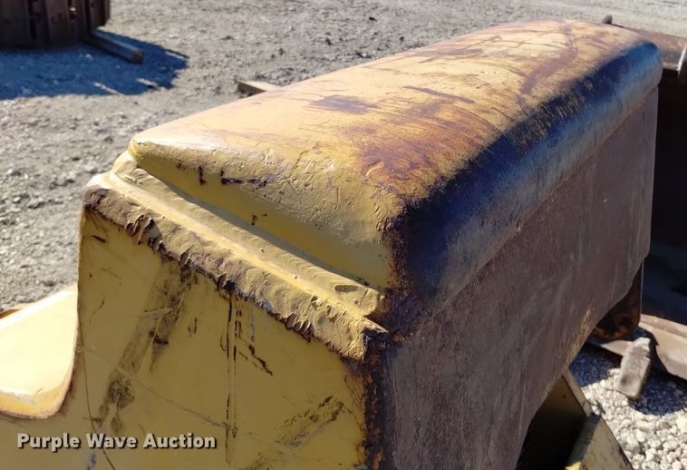 image for item EG9954 Caterpillar push block