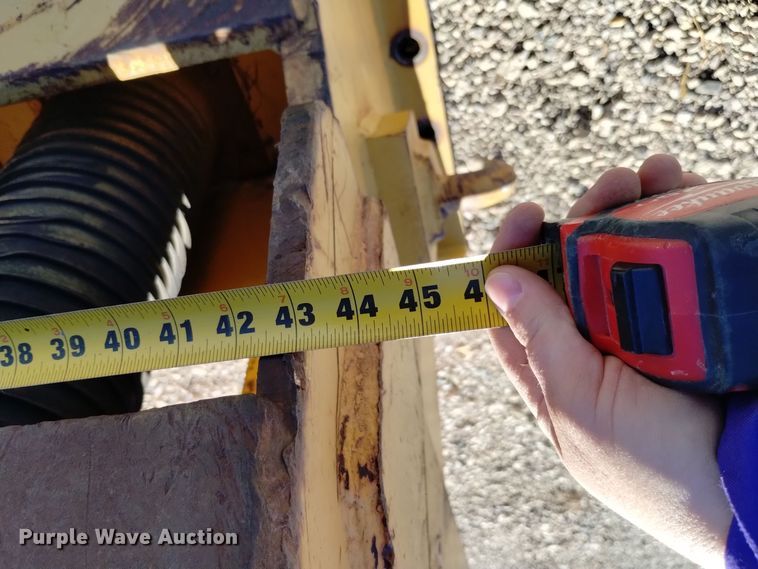 image for item EG9954 Caterpillar push block