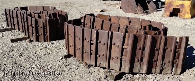 image for item EG9956 Dozer tracks