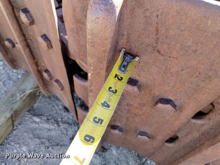 image for item EG9956 Dozer tracks