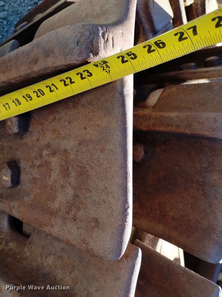 image for item EG9956 Dozer tracks