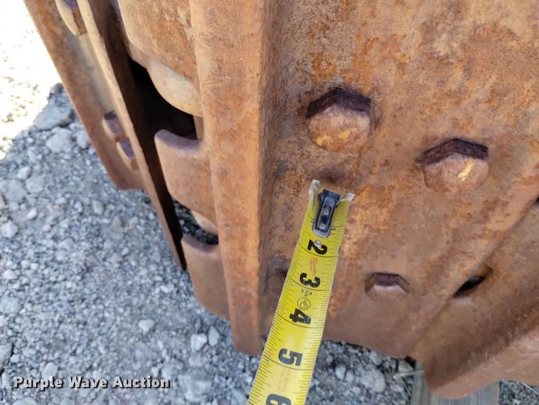 image for item EG9956 Dozer tracks