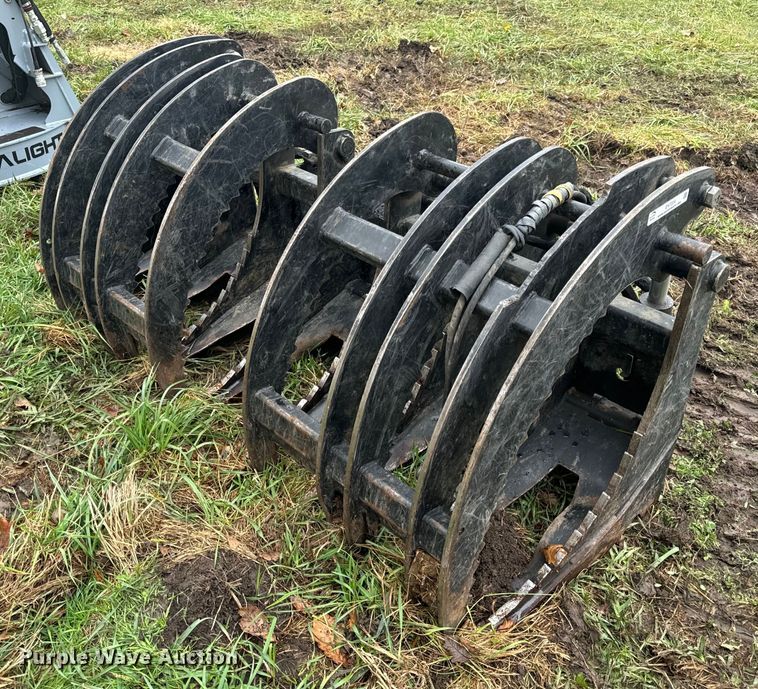 image for item EH7224 Skid steer grapple bucket