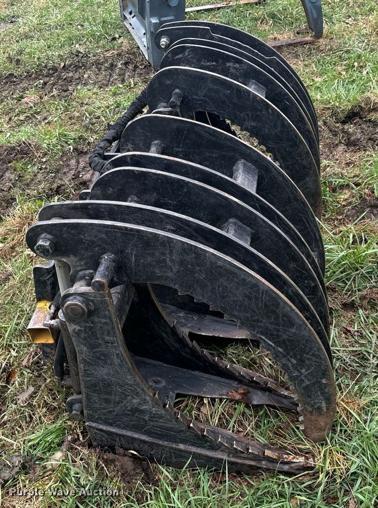 image for item EH7224 Skid steer grapple bucket