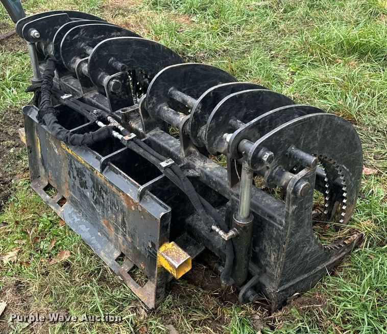 image for item EH7224 Skid steer grapple bucket