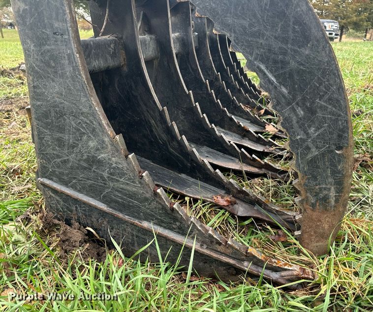 image for item EH7224 Skid steer grapple bucket