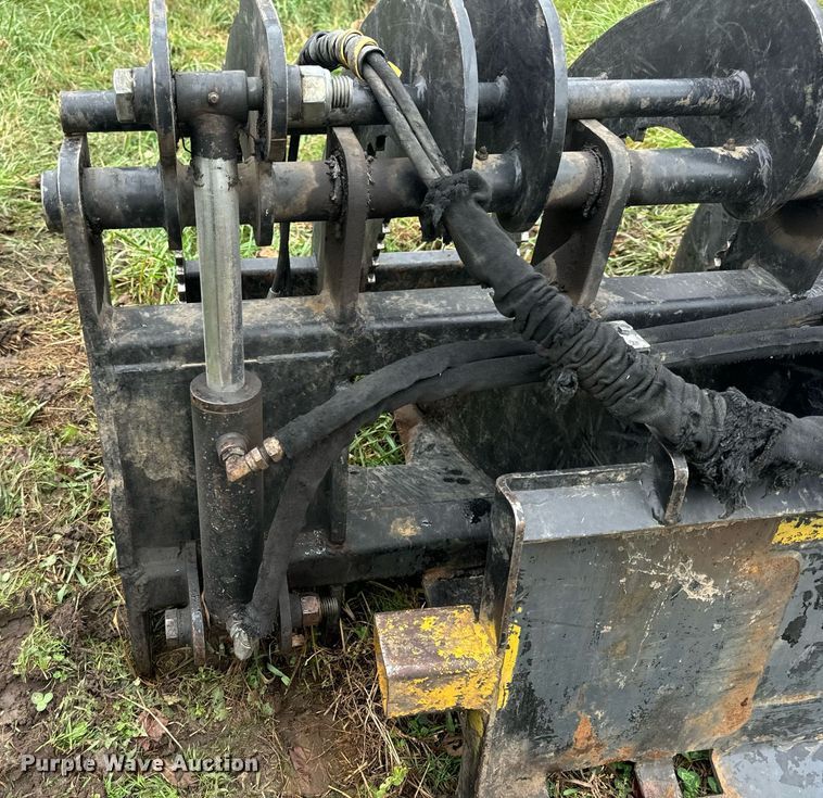 image for item EH7224 Skid steer grapple bucket