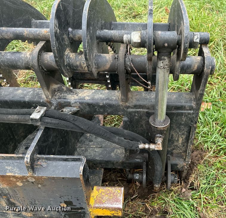 image for item EH7224 Skid steer grapple bucket