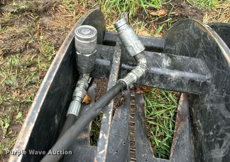 image for item EH7224 Skid steer grapple bucket