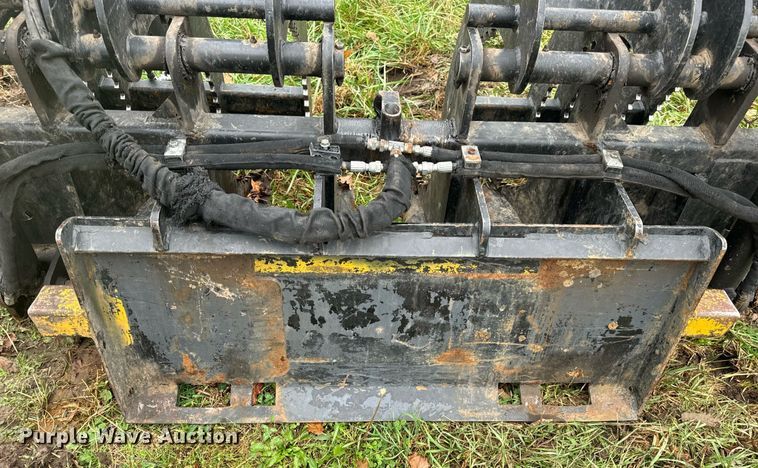 image for item EH7224 Skid steer grapple bucket