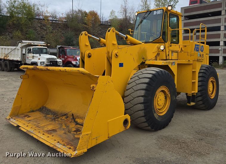 image for item EI4067 1987 Michigan  125CC wheel loader