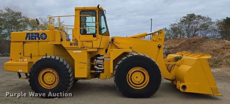 image for item EI4067 1987 Michigan  125CC wheel loader