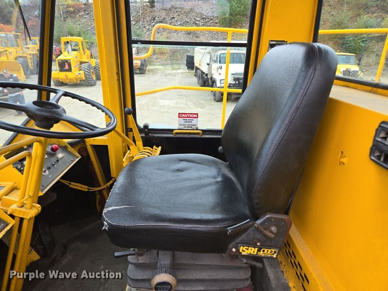 image for item EI4067 1987 Michigan  125CC wheel loader