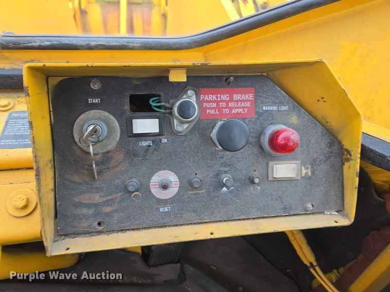 image for item EI4067 1987 Michigan  125CC wheel loader