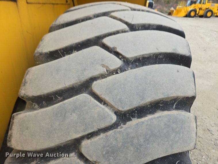 image for item EI4067 1987 Michigan  125CC wheel loader