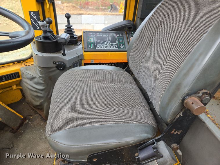 image for item EI4068 1998 Case 621B wheel loader