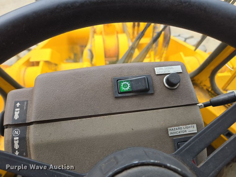 image for item EI4068 1998 Case 621B wheel loader