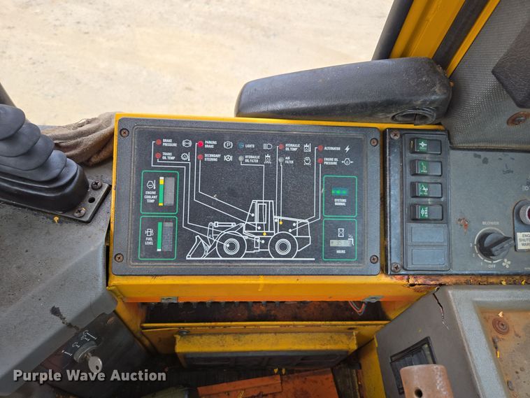 image for item EI4068 1998 Case 621B wheel loader