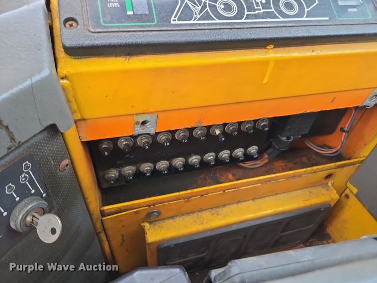 image for item EI4068 1998 Case 621B wheel loader