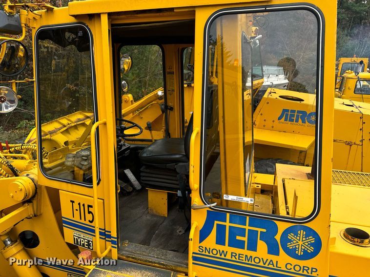 image for item EI4069 1987 Trojan 1900Z wheel loader