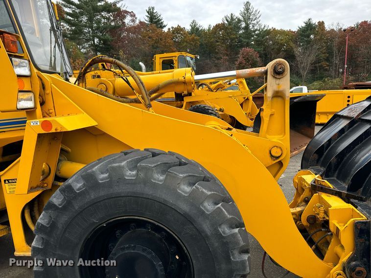 image for item EI4070 1996 Case 621B wheel loader