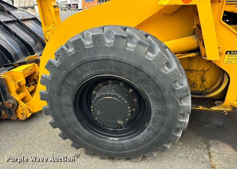 image for item EI4070 1996 Case 621B wheel loader