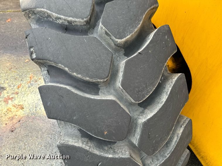image for item EI4070 1996 Case 621B wheel loader