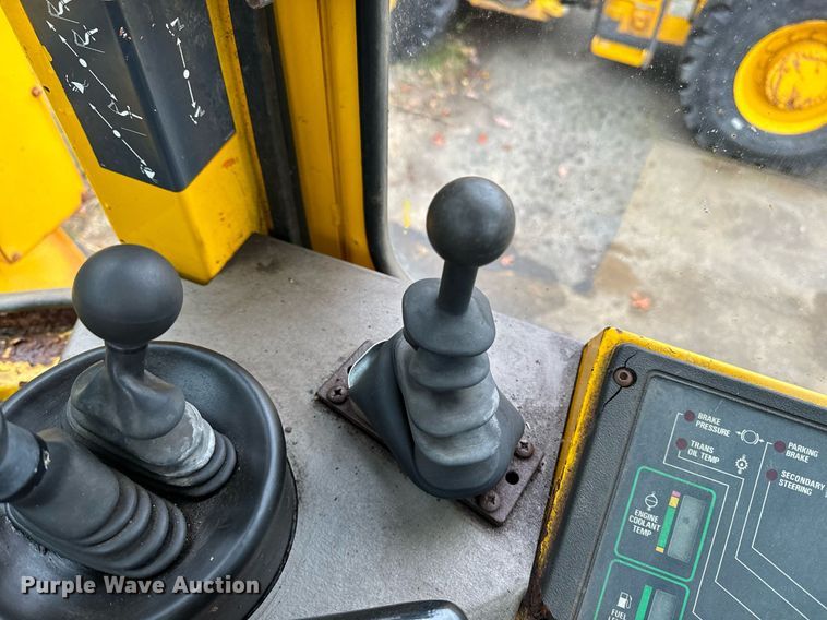 image for item EI4072 1996 Case 621B wheel loader