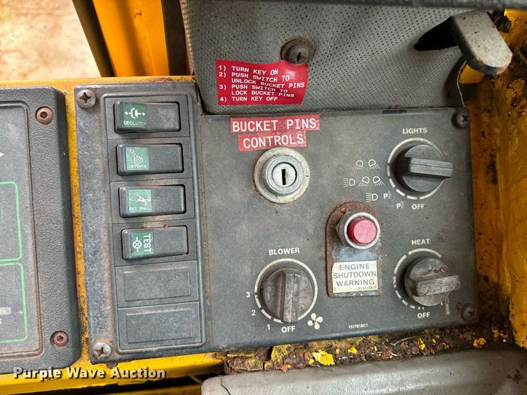 image for item EI4072 1996 Case 621B wheel loader