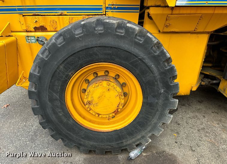 image for item EI4072 1996 Case 621B wheel loader