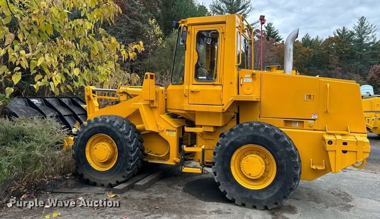 image for item EI4074 Case 621B wheel loader