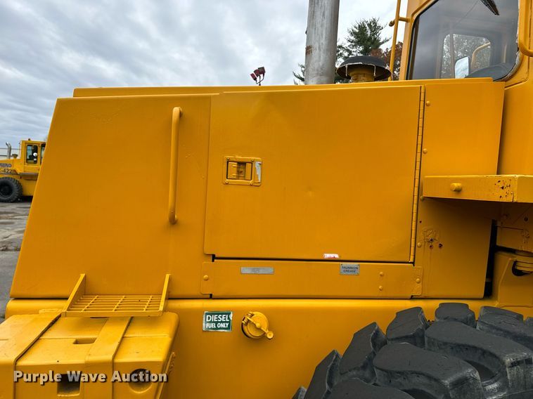 image for item EI4074 Case 621B wheel loader