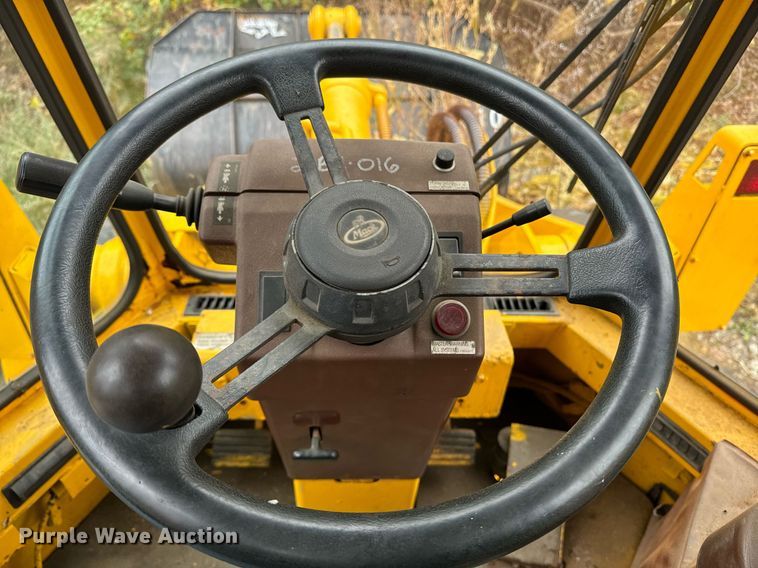 image for item EI4074 Case 621B wheel loader