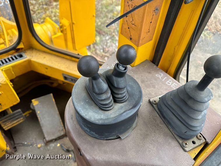 image for item EI4074 Case 621B wheel loader