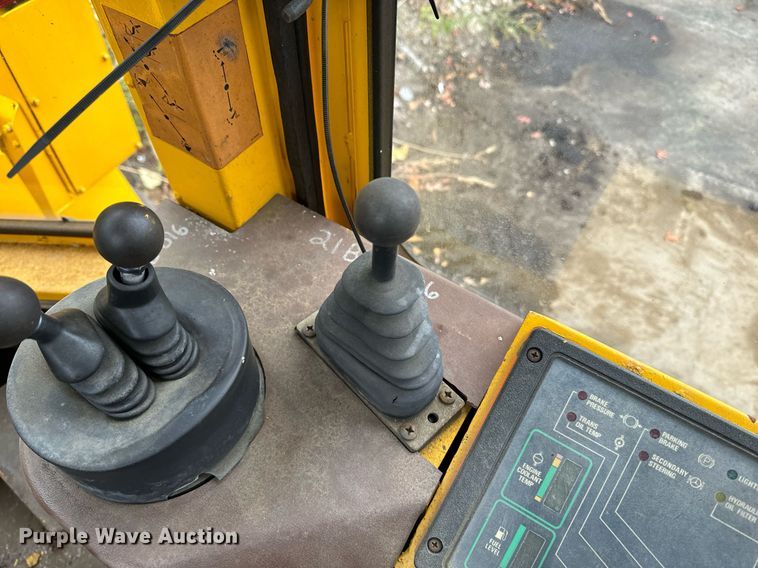 image for item EI4074 Case 621B wheel loader