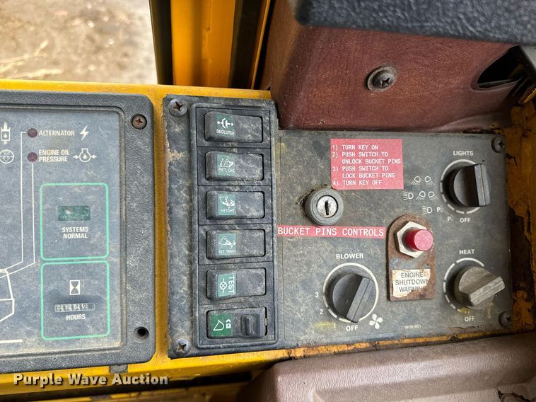 image for item EI4074 Case 621B wheel loader