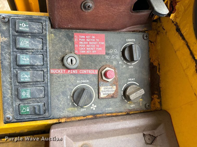 image for item EI4074 Case 621B wheel loader