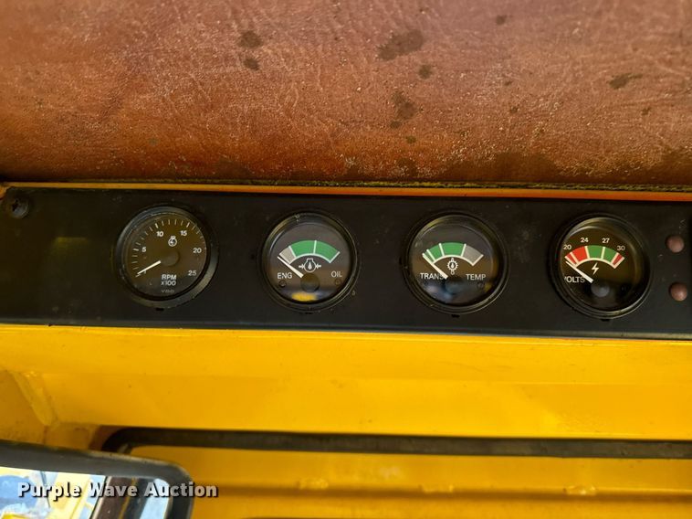 image for item EI4074 Case 621B wheel loader