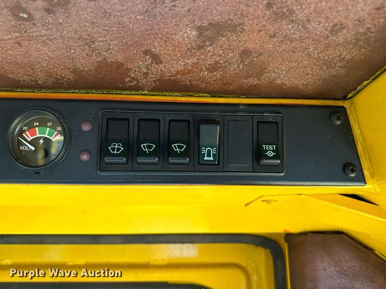 image for item EI4074 Case 621B wheel loader