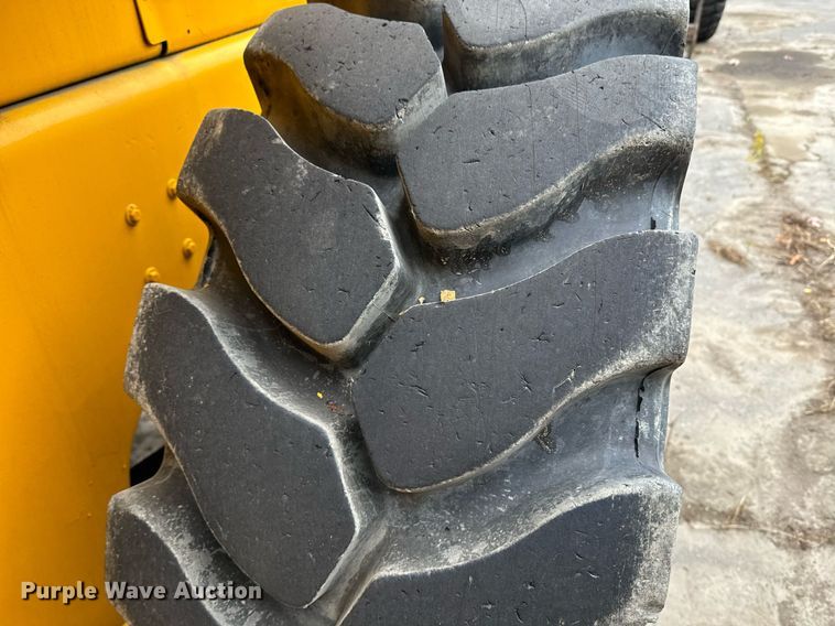 image for item EI4074 Case 621B wheel loader