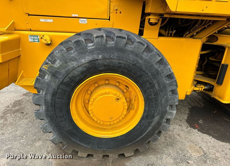 image for item EI4074 Case 621B wheel loader